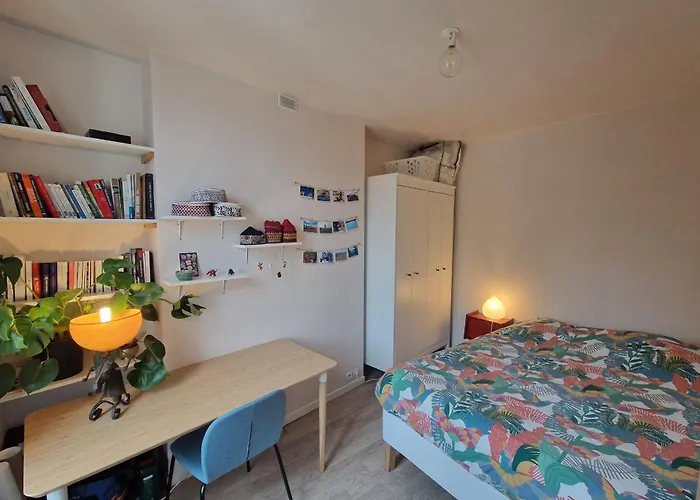 Bright Near The Buttes-chaumont アパート パリ